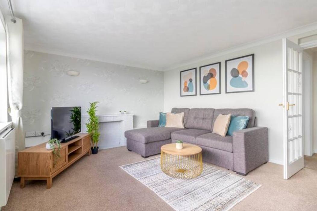 Trendy Sea View 2 Bedroom Sleeps 6 - Free Parking Bournemouth Eksteriør billede